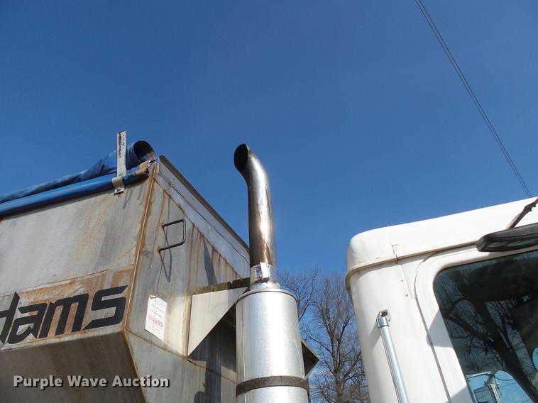 image for item DB7208 2005 International 9200i fertilizer tender truck