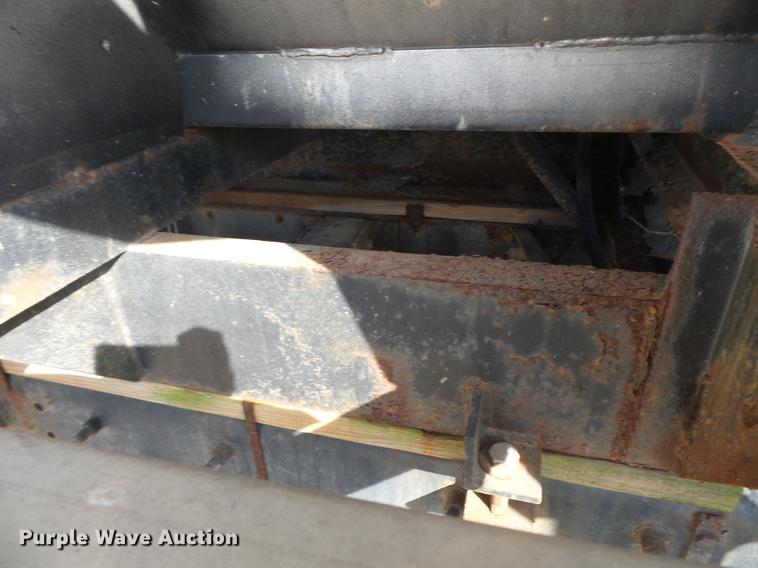 image for item DB7208 2005 International 9200i fertilizer tender truck