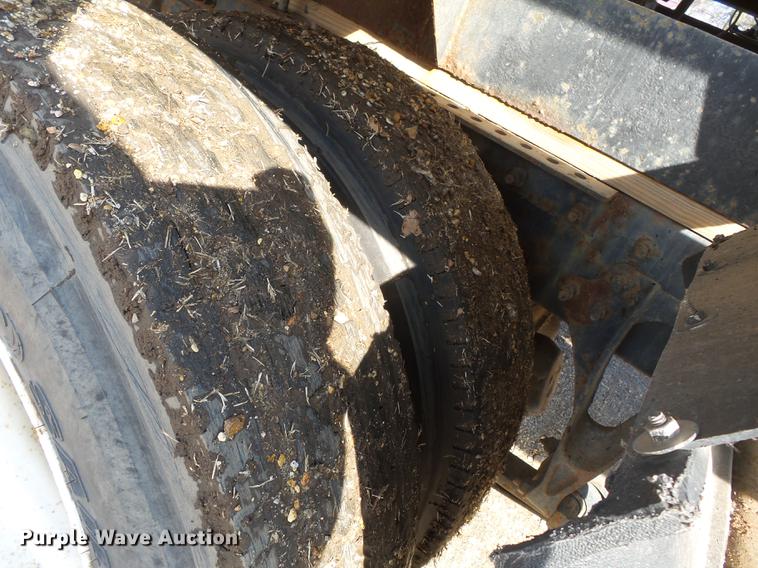 image for item DB7208 2005 International 9200i fertilizer tender truck