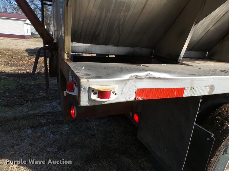 image for item DB7208 2005 International 9200i fertilizer tender truck