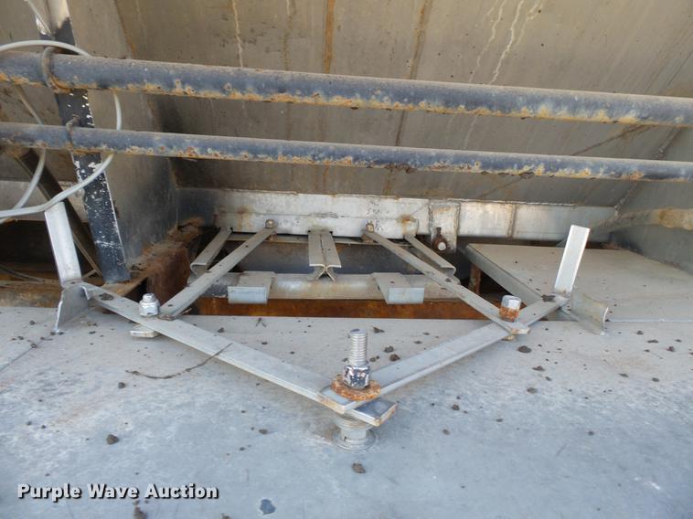 image for item DB7208 2005 International 9200i fertilizer tender truck