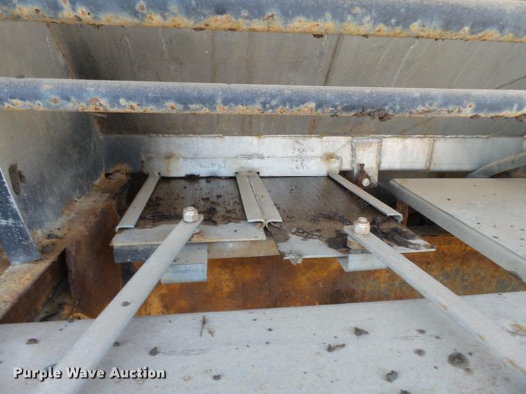 image for item DB7208 2005 International 9200i fertilizer tender truck