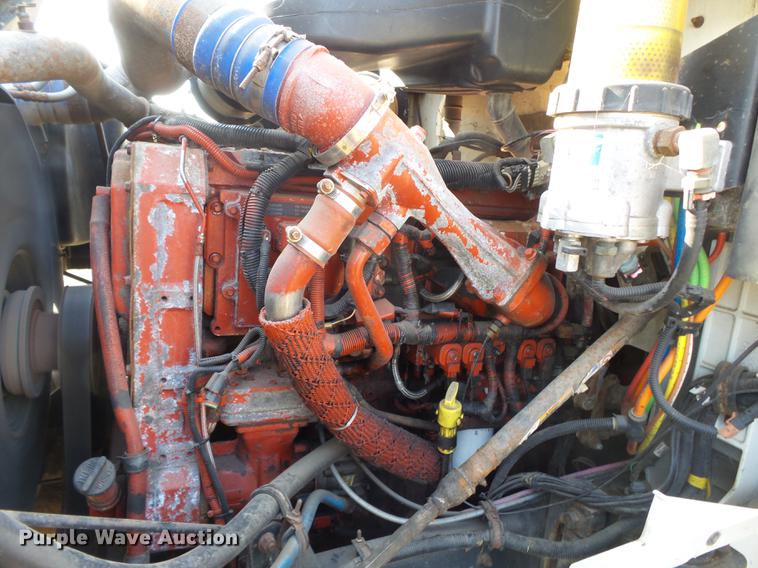 image for item DB7208 2005 International 9200i fertilizer tender truck