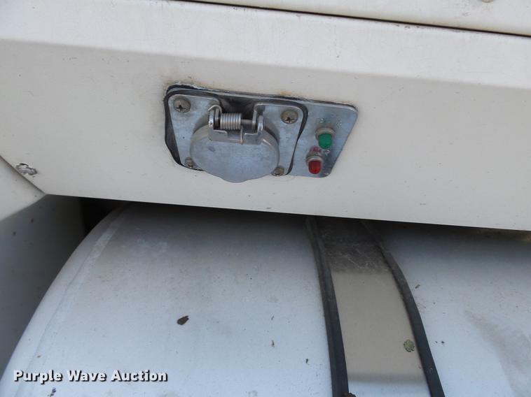 image for item DB7208 2005 International 9200i fertilizer tender truck