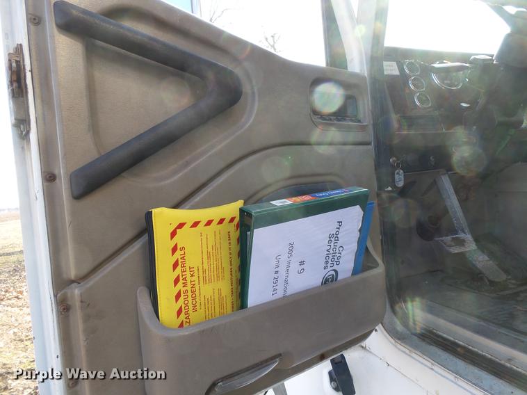 image for item DB7208 2005 International 9200i fertilizer tender truck