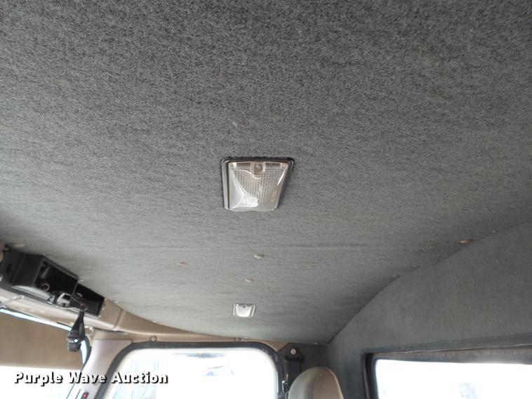 image for item DB7208 2005 International 9200i fertilizer tender truck