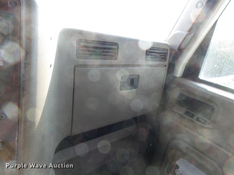 image for item DB7208 2005 International 9200i fertilizer tender truck