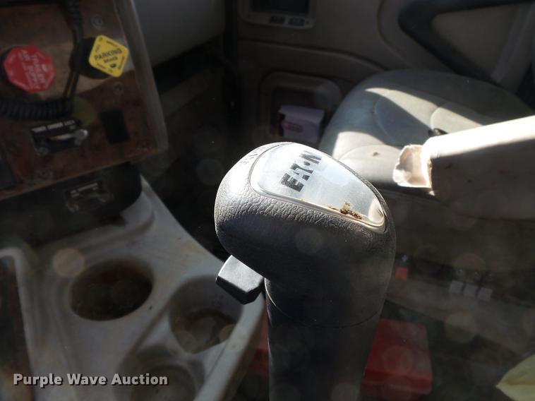 image for item DB7208 2005 International 9200i fertilizer tender truck