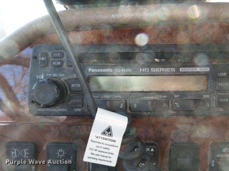 image for item DB7208 2005 International 9200i fertilizer tender truck