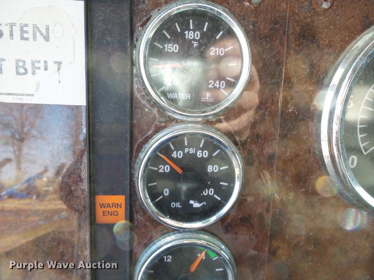 image for item DB7208 2005 International 9200i fertilizer tender truck