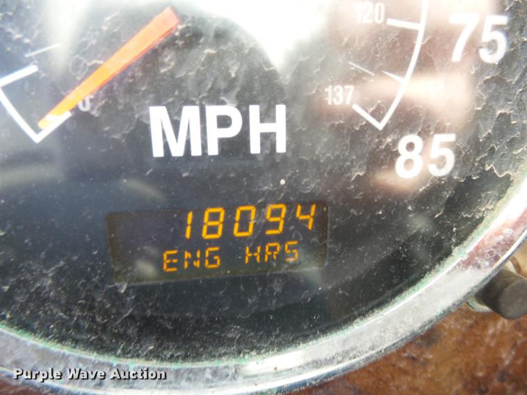 image for item DB7208 2005 International 9200i fertilizer tender truck