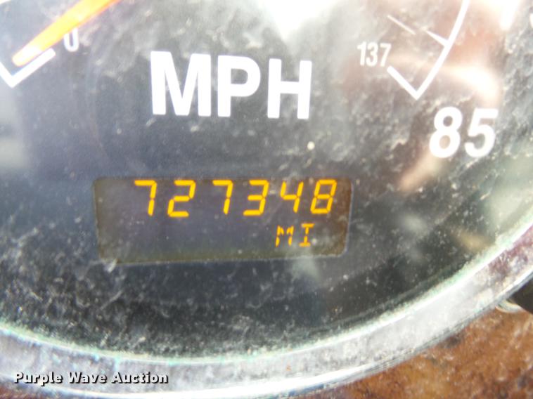 image for item DB7208 2005 International 9200i fertilizer tender truck