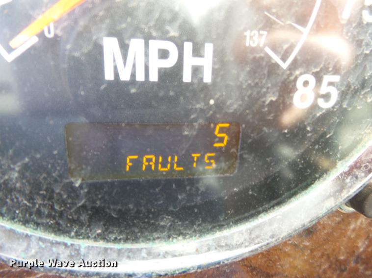 image for item DB7208 2005 International 9200i fertilizer tender truck