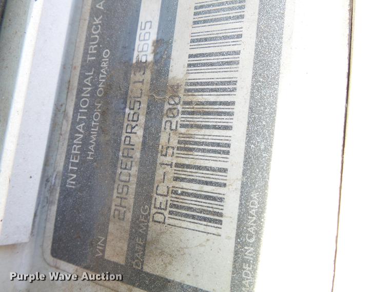 image for item DB7208 2005 International 9200i fertilizer tender truck