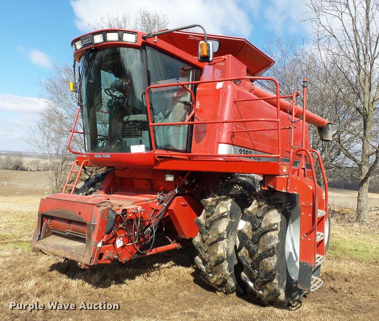 image for item DB7223 1999 Case IH 2388 RWA combine