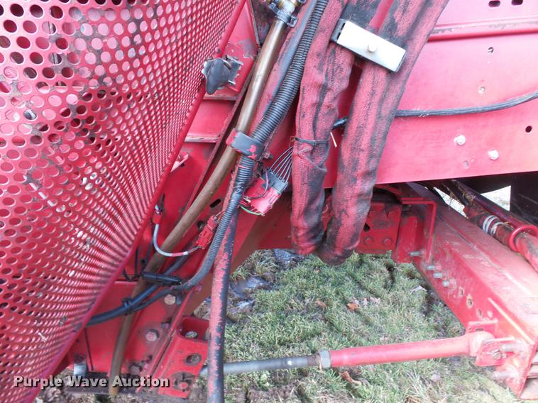 image for item DB7223 1999 Case IH 2388 RWA combine