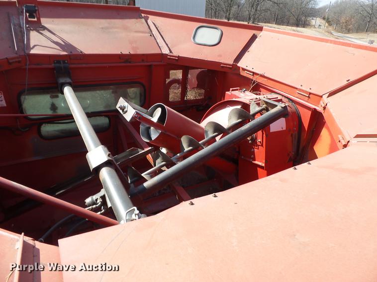 image for item DB7223 1999 Case IH 2388 RWA combine