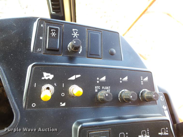 image for item DB7223 1999 Case IH 2388 RWA combine