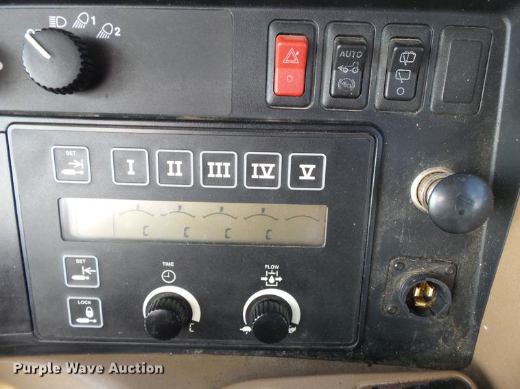 image for item DB7224 1995 John Deere 8300 MFWD tractor