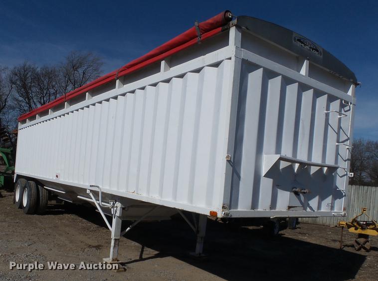 image for item DB7235 1989 Hawkeye double hopper bottom grain trailer