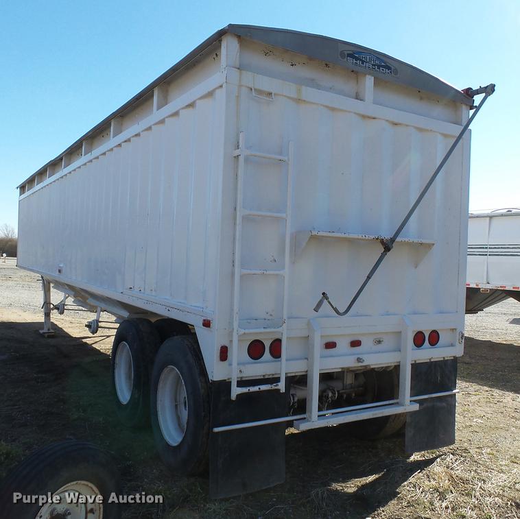 image for item DB7235 1989 Hawkeye double hopper bottom grain trailer