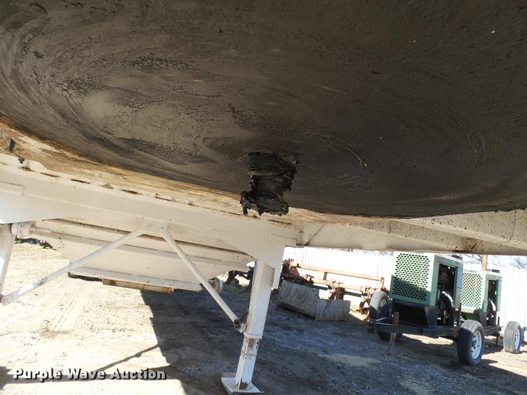 image for item DB7235 1989 Hawkeye double hopper bottom grain trailer