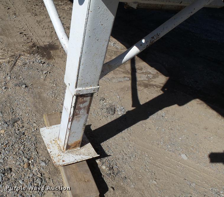 image for item DB7235 1989 Hawkeye double hopper bottom grain trailer