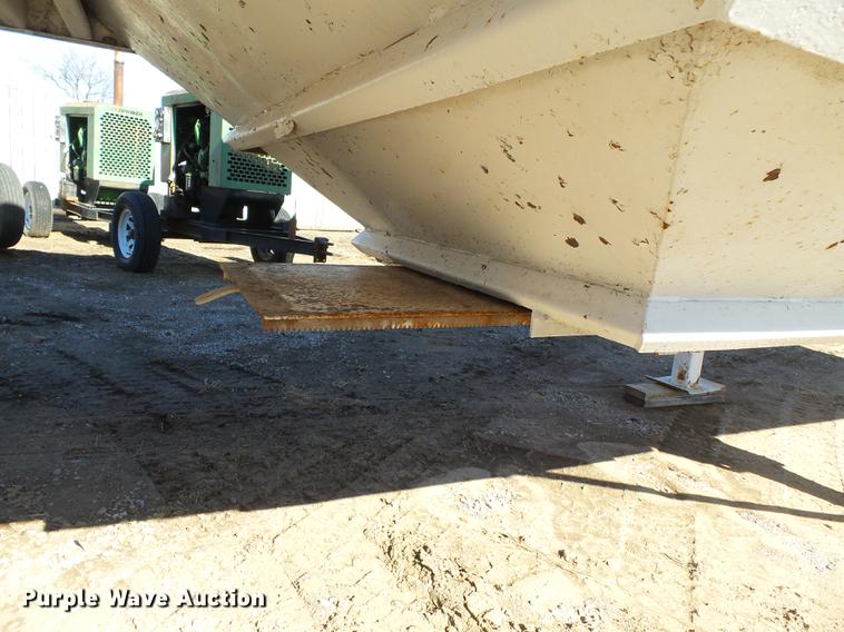 image for item DB7235 1989 Hawkeye double hopper bottom grain trailer