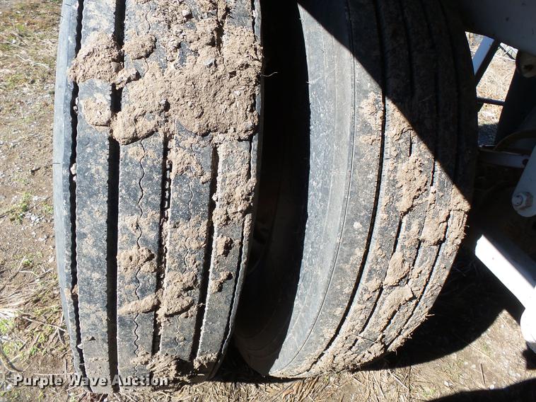 image for item DB7235 1989 Hawkeye double hopper bottom grain trailer