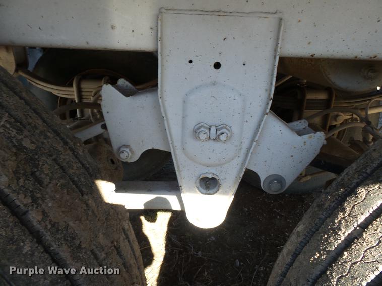 image for item DB7235 1989 Hawkeye double hopper bottom grain trailer