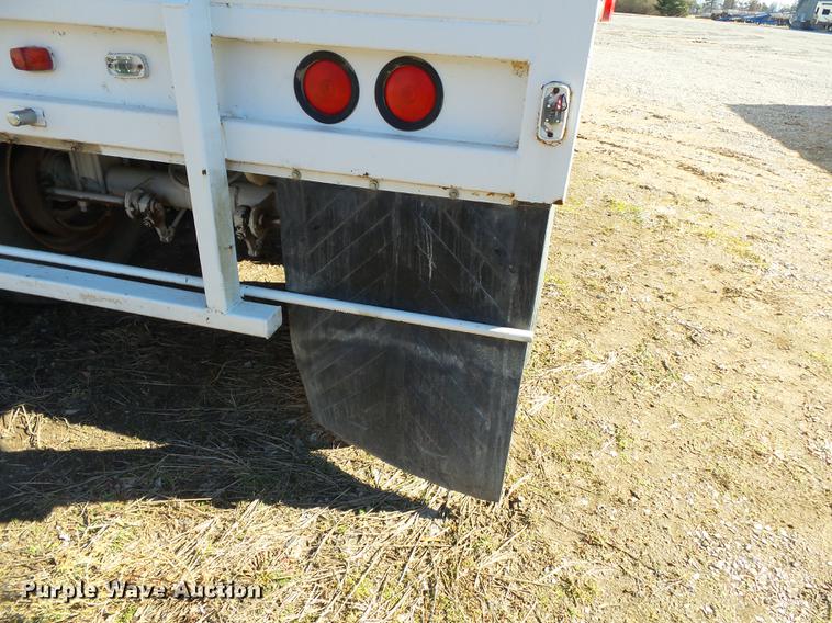 image for item DB7235 1989 Hawkeye double hopper bottom grain trailer