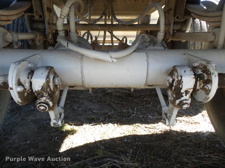 image for item DB7235 1989 Hawkeye double hopper bottom grain trailer