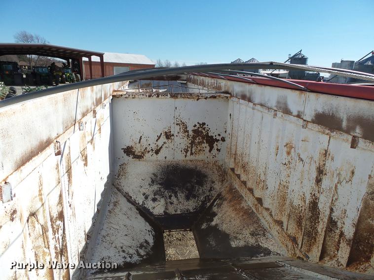 image for item DB7235 1989 Hawkeye double hopper bottom grain trailer