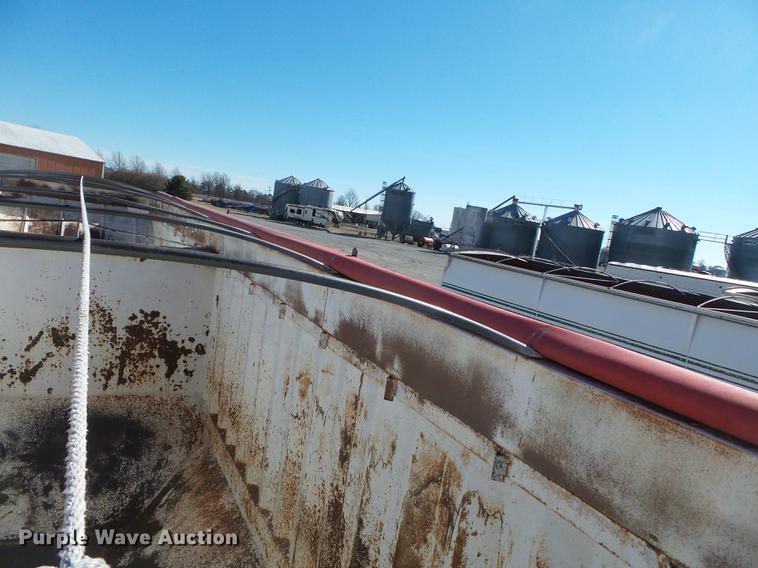 image for item DB7235 1989 Hawkeye double hopper bottom grain trailer