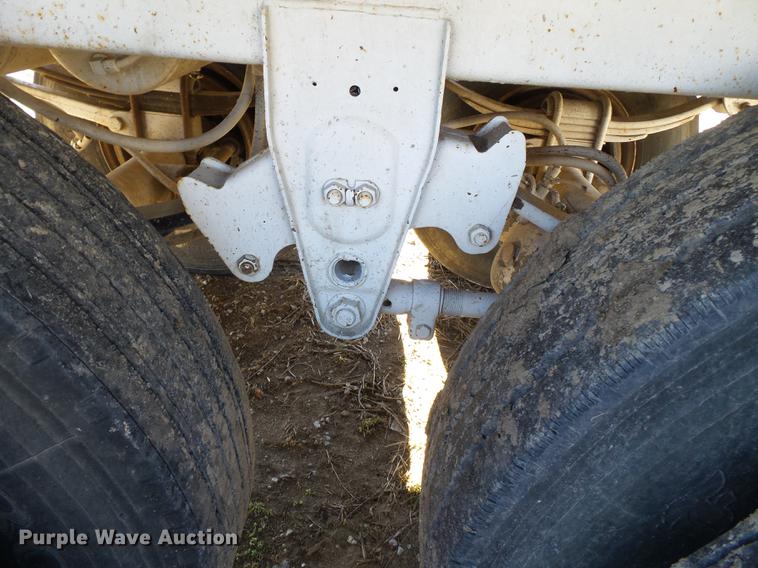 image for item DB7235 1989 Hawkeye double hopper bottom grain trailer
