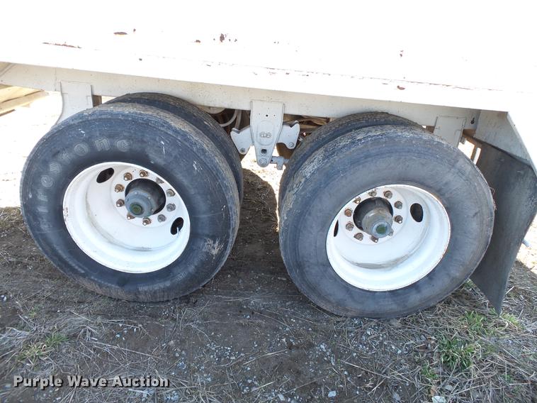 image for item DB7235 1989 Hawkeye double hopper bottom grain trailer