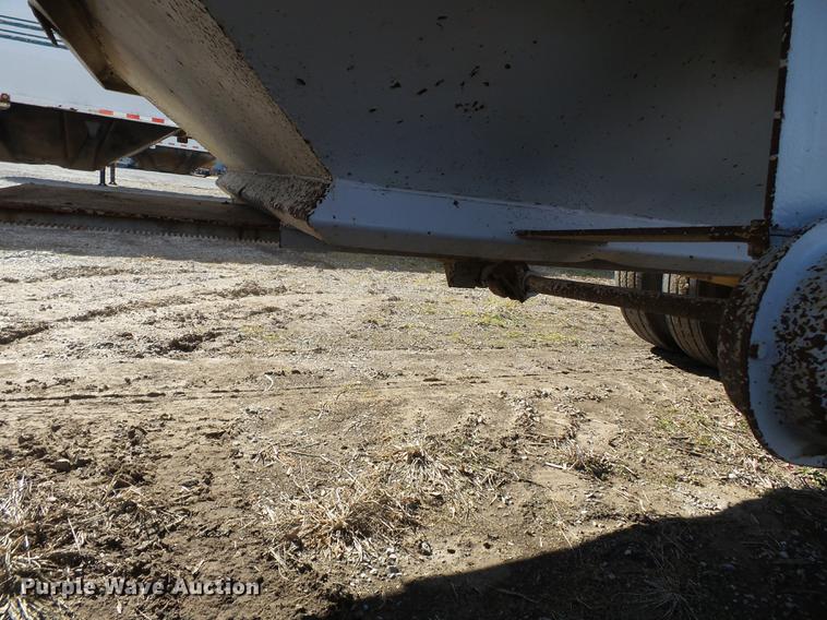 image for item DB7235 1989 Hawkeye double hopper bottom grain trailer