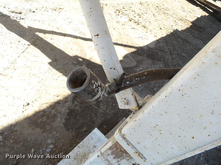 image for item DB7235 1989 Hawkeye double hopper bottom grain trailer