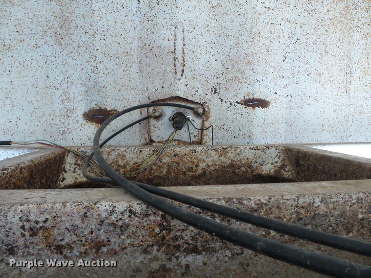 image for item DB7235 1989 Hawkeye double hopper bottom grain trailer