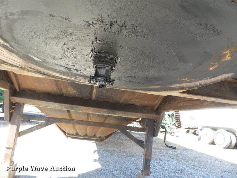 image for item DB7236 1998 Wheeler GH2225KA40 double hopper bottom grain trailer