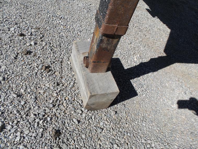 image for item DB7236 1998 Wheeler GH2225KA40 double hopper bottom grain trailer