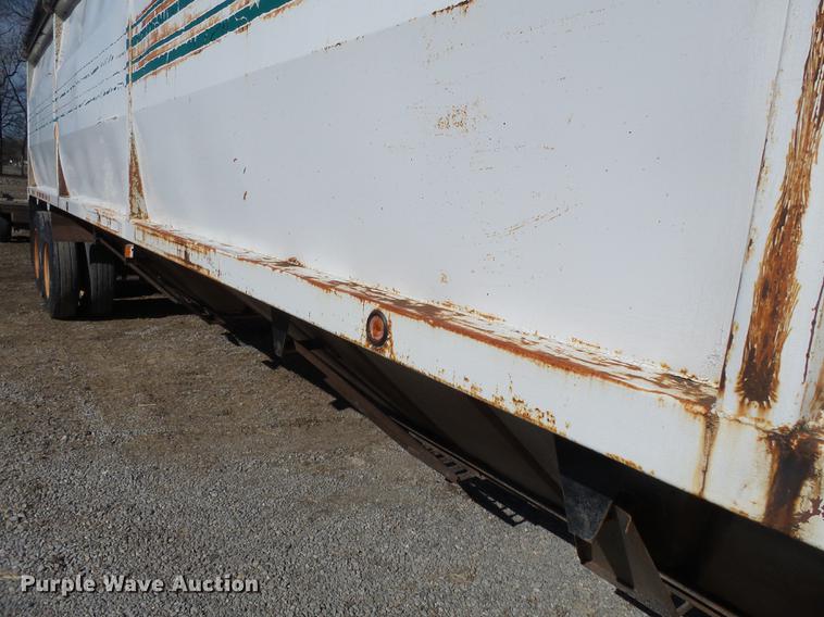 image for item DB7236 1998 Wheeler GH2225KA40 double hopper bottom grain trailer