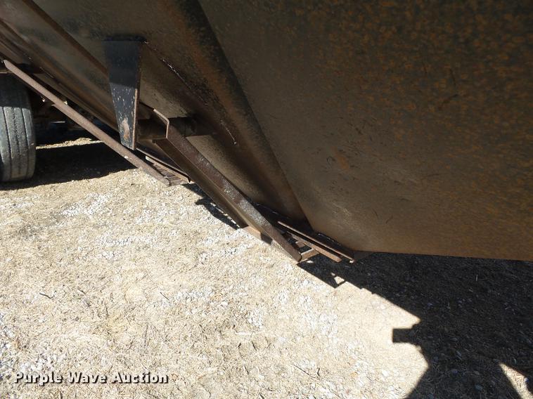 image for item DB7236 1998 Wheeler GH2225KA40 double hopper bottom grain trailer