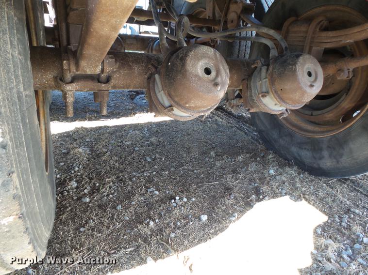 image for item DB7236 1998 Wheeler GH2225KA40 double hopper bottom grain trailer