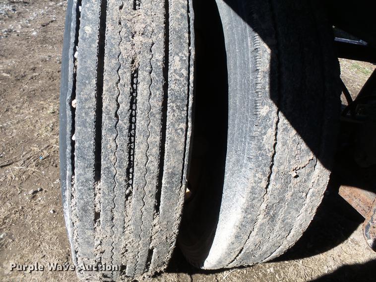 image for item DB7236 1998 Wheeler GH2225KA40 double hopper bottom grain trailer