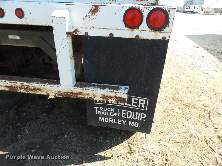 image for item DB7236 1998 Wheeler GH2225KA40 double hopper bottom grain trailer