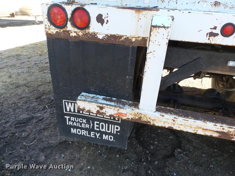 image for item DB7236 1998 Wheeler GH2225KA40 double hopper bottom grain trailer