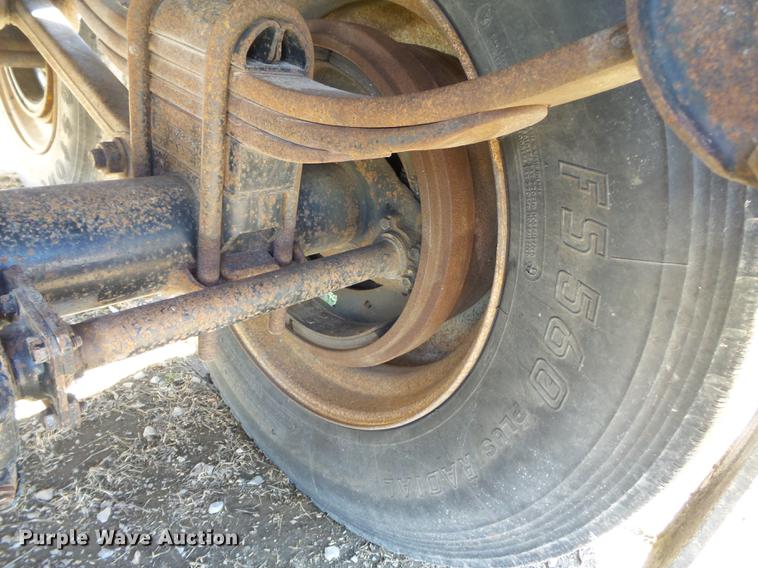 image for item DB7236 1998 Wheeler GH2225KA40 double hopper bottom grain trailer