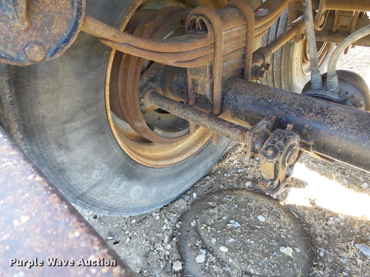 image for item DB7236 1998 Wheeler GH2225KA40 double hopper bottom grain trailer