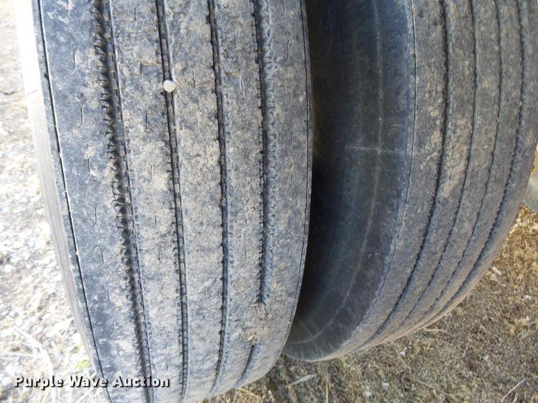 image for item DB7236 1998 Wheeler GH2225KA40 double hopper bottom grain trailer